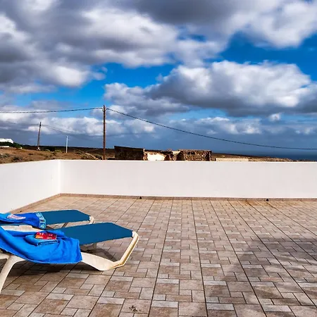 Villa Picasso - Private Pool, Bbq And Air-con By Lanzarote