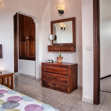 Picasso - Private Pool, Bbq And Air-con By Lanzarote Villa