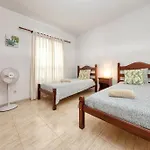 Picasso - Private Pool, Bbq And Air-con By Lanzarote Playa Blanca (Lanzarote)