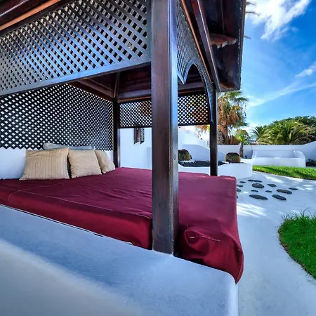 Picasso Private Pool