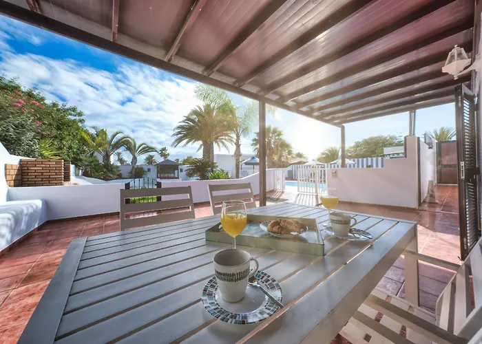 Picasso - Private Pool, Bbq And Air-con By Lanzarote וילה פלאיה בלנקה